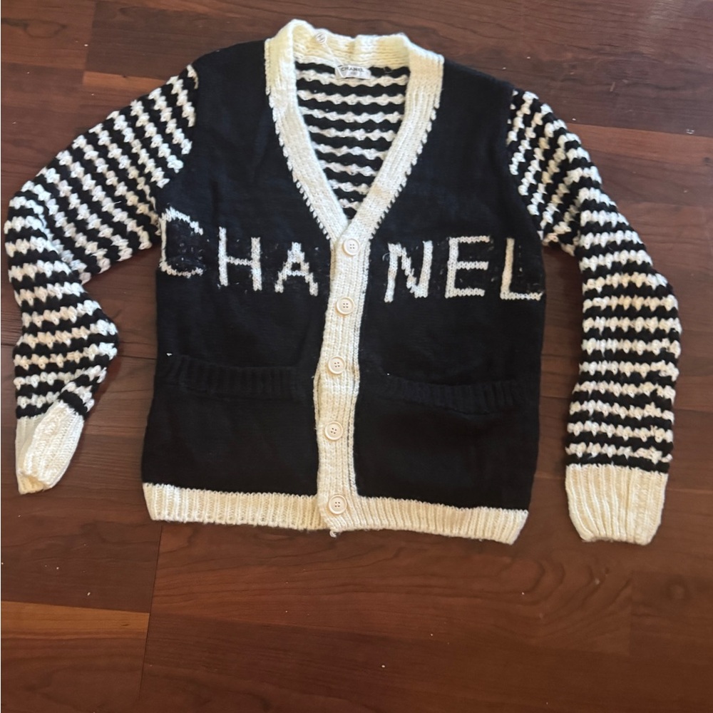 Black and White Striped  Fashion knit Sweater not auth.